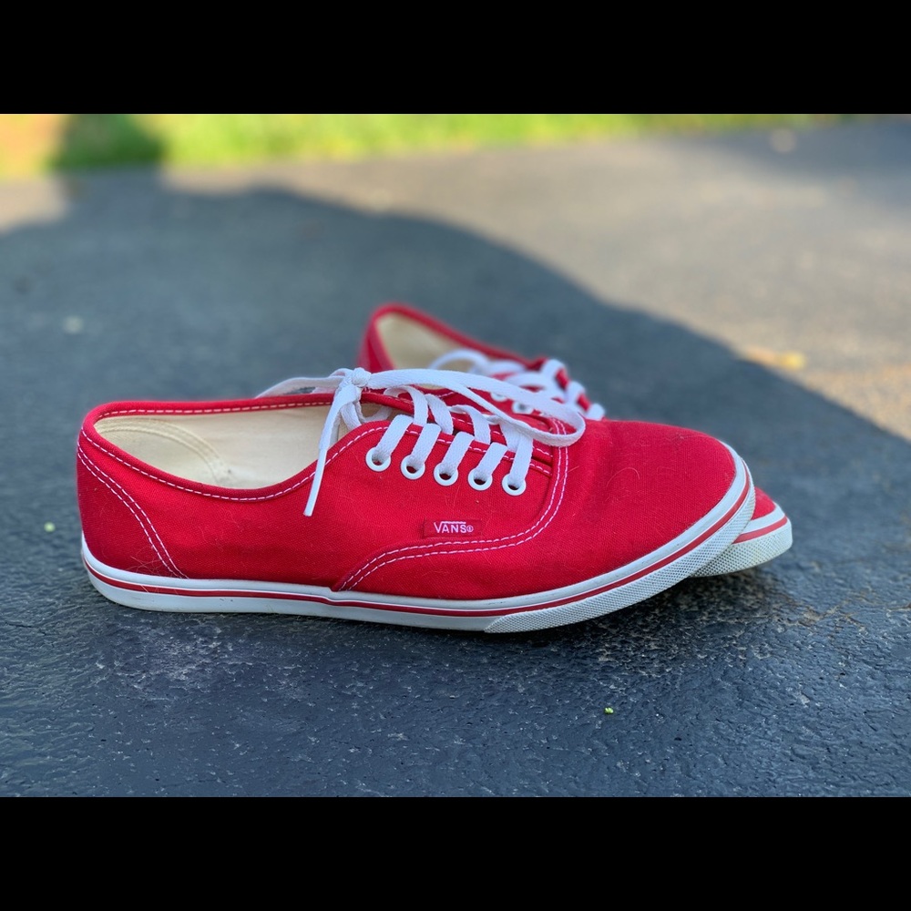 RED AUTHENTIC LO PRO VANS